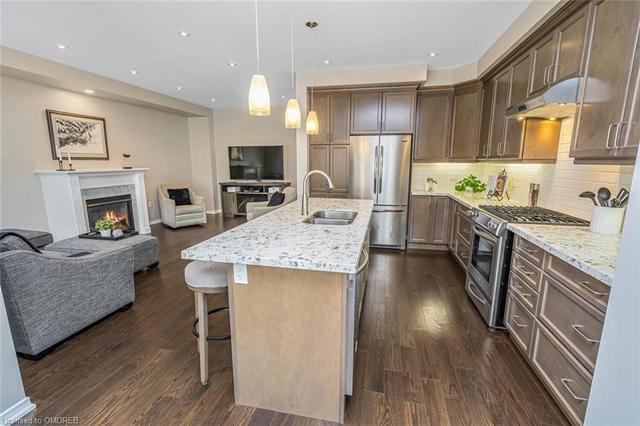 31 Upper Canada Court, House detached with 4 bedrooms, 2 bathrooms and 4 parking in Halton Hills ON | Image 16