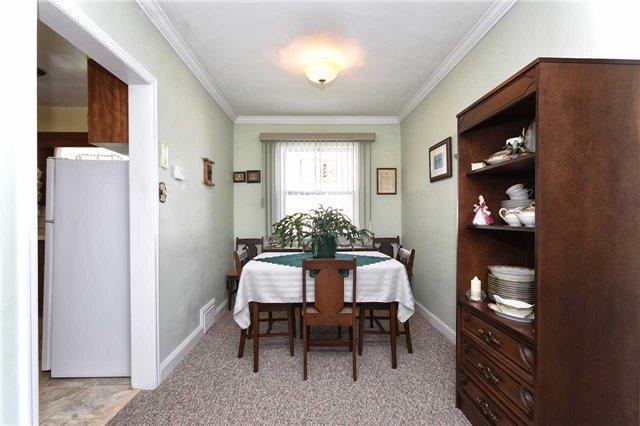 7 Addington Ave, House detached with 3 bedrooms, 2 bathrooms and 6 parking in Toronto ON | Image 6