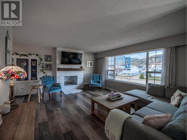 2631 Ayr Place, House detached with 4 bedrooms, 2 bathrooms and null parking in Kamloops BC | Image 14