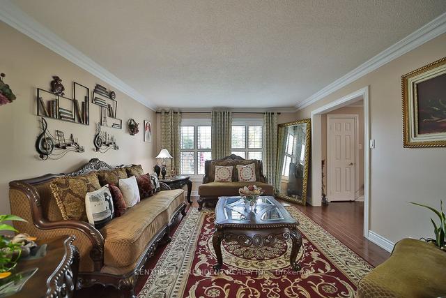 12 Lafleur Crt, House detached with 4 bedrooms, 5 bathrooms and 6 parking in Brampton ON | Image 7