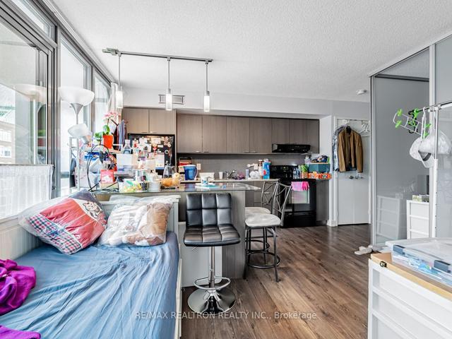 1210 - 110 Charles St E, Condo with 1 bedrooms, 1 bathrooms and 0 parking in Toronto ON | Image 29
