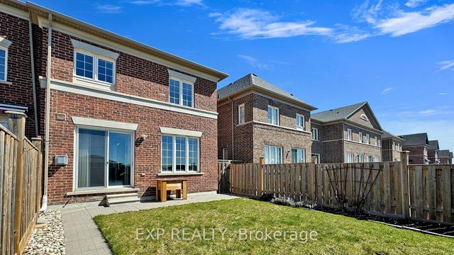 107 Staglin Crt, House attached with 3 bedrooms, 3 bathrooms and 3 parking in Markham ON | Image 32