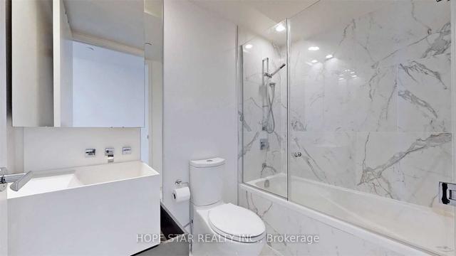 6704 - 1 Bloor St E, Condo with 2 bedrooms, 2 bathrooms and 1 parking in Toronto ON | Image 10