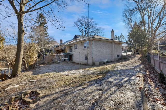 20 Leland Ave, House detached with 3 bedrooms, 2 bathrooms and 6 parking in Toronto ON | Image 24