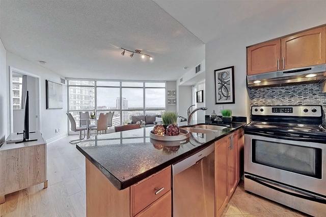 1808 - 219 Fort York Blvd, Condo with 2 bedrooms, 1 bathrooms and 1 parking in Toronto ON | Image 7