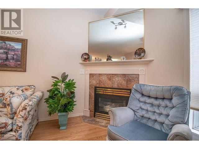 107 - 2300 Benvoulin Road, Condo with 3 bedrooms, 2 bathrooms and 1 parking in Kelowna BC | Image 4