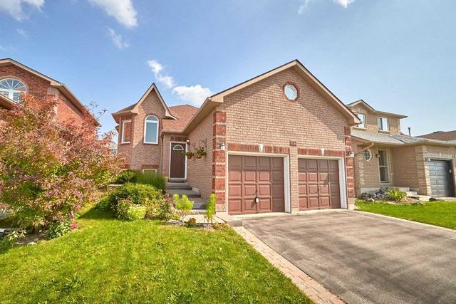 182 Dean Ave, House detached with 2 bedrooms, 3 bathrooms and 6 parking in Barrie ON | Image 1