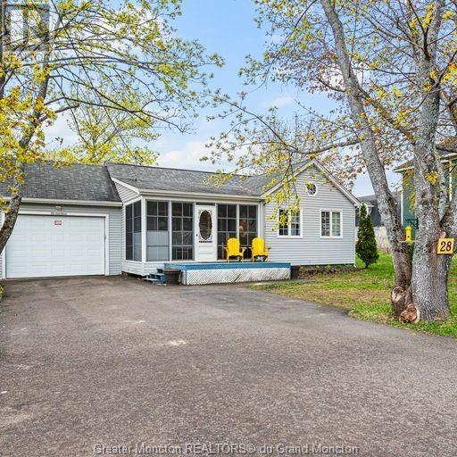 28 Hamilton St, House detached with 2 bedrooms, 1 bathrooms and null parking in Shediac NB | Image 1