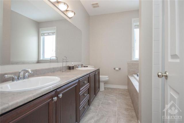 787 Long Point Circle, House detached with 3 bedrooms, 3 bathrooms and 4 parking in Ottawa ON | Image 12
