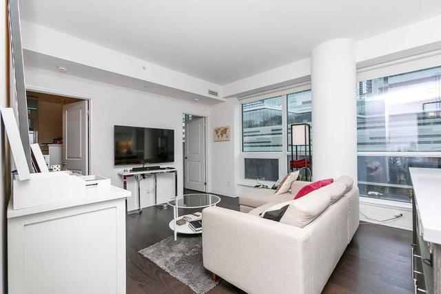 611 - 8 Mercer St, Condo with 2 bedrooms, 2 bathrooms and 1 parking in Toronto ON | Image 7