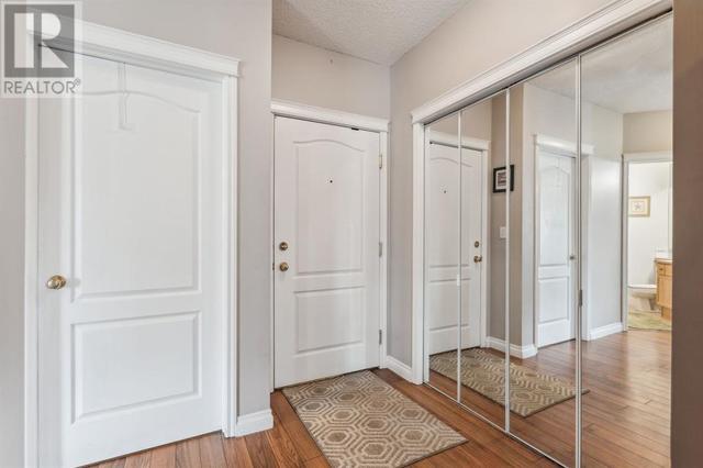 113, - 78 Prestwick Gardens Se, Condo with 2 bedrooms, 2 bathrooms and 2 parking in Calgary AB | Image 3