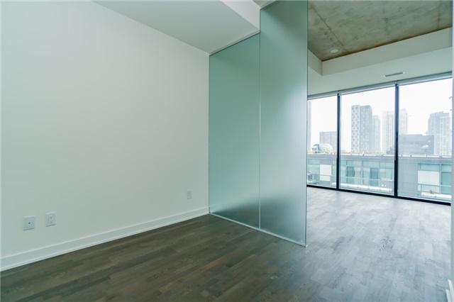 1001 - 38 Stewart St, Condo with 1 bedrooms, 1 bathrooms and null parking in Toronto ON | Image 7
