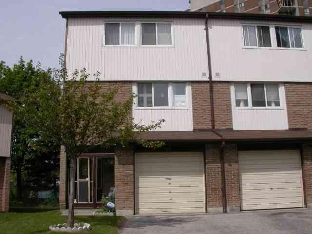 30 - 175 Trudelle St, Townhouse with 3 bedrooms, 2 bathrooms and 2 parking in Toronto ON | Image 1
