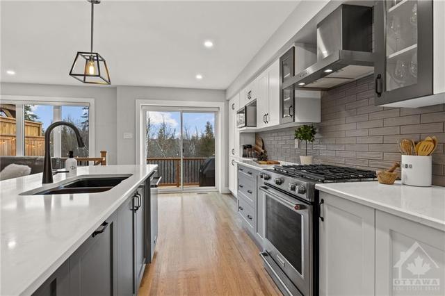 106 Porter Street, Townhouse with 3 bedrooms, 4 bathrooms and 3 parking in Ottawa ON | Image 7