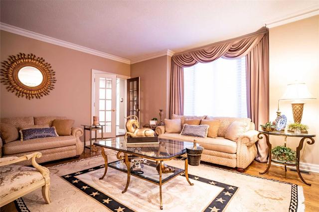 1248 Lorne Park Rd, House detached with 5 bedrooms, 6 bathrooms and 10 parking in Mississauga ON | Image 6