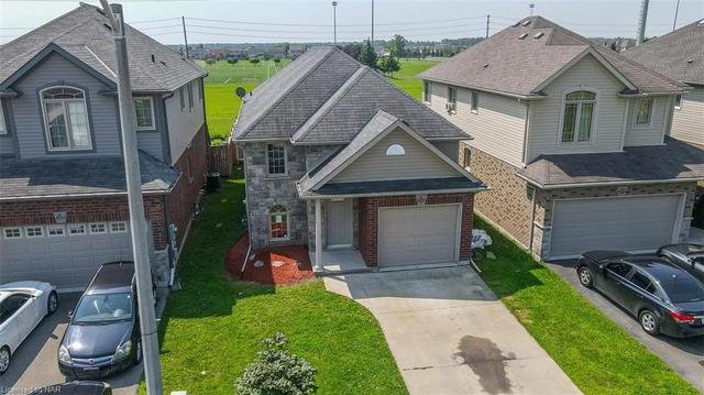 8532 Milomir Street, House detached with 3 bedrooms, 2 bathrooms and 3 parking in Niagara Falls ON | Image 1