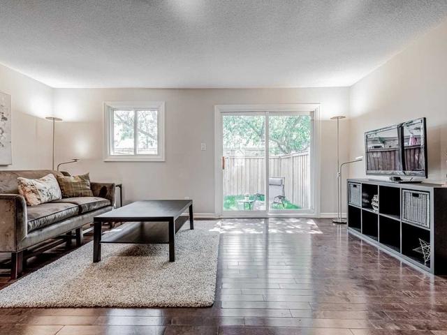 48 - 81 Hansen Rd N, Townhouse with 3 bedrooms, 2 bathrooms and 1 parking in Brampton ON | Image 3