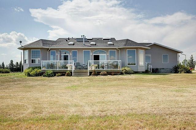251073 Township Road 232 Township, House detached with 3 bedrooms, 2 bathrooms and 10 parking in Wheatland County AB | Image 29