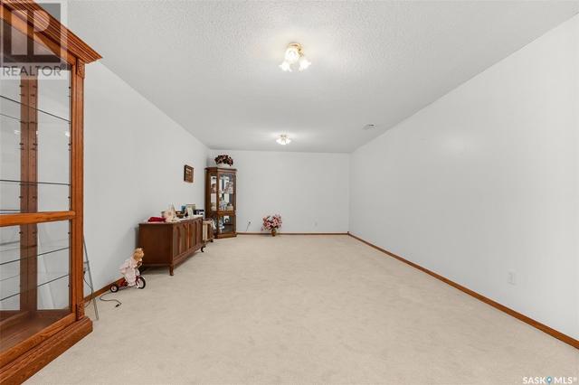 16 Marigold Crescent, Home with 5 bedrooms, 4 bathrooms and null parking in Moose Jaw SK | Image 26
