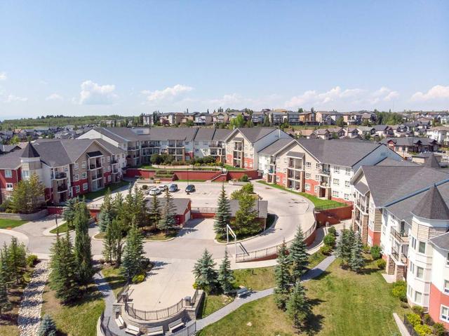 540 - 26 Val Gardena View Sw, Condo with 2 bedrooms, 2 bathrooms and 1 parking in Calgary AB | Image 3