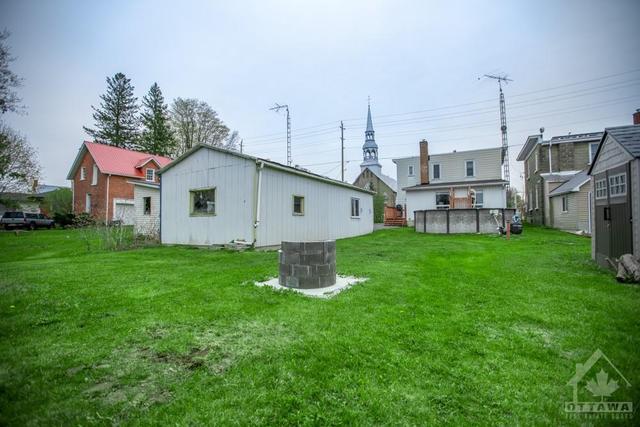 1115 Labrosse Street, House detached with 4 bedrooms, 2 bathrooms and 2 parking in East Hawkesbury ON | Image 29