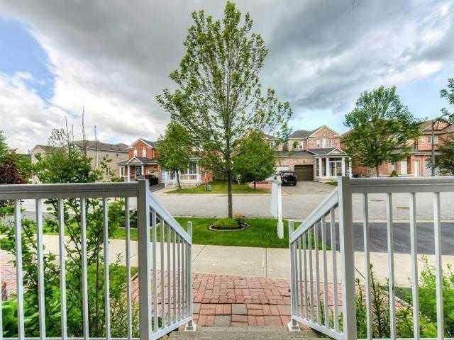 35 Briarcrest Dr, House attached with 3 bedrooms, 4 bathrooms and 1 parking in Markham ON | Image 9