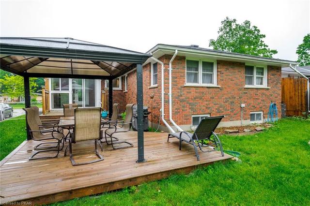 1326 Royal Drive, House detached with 3 bedrooms, 2 bathrooms and 4 parking in Peterborough ON | Image 44