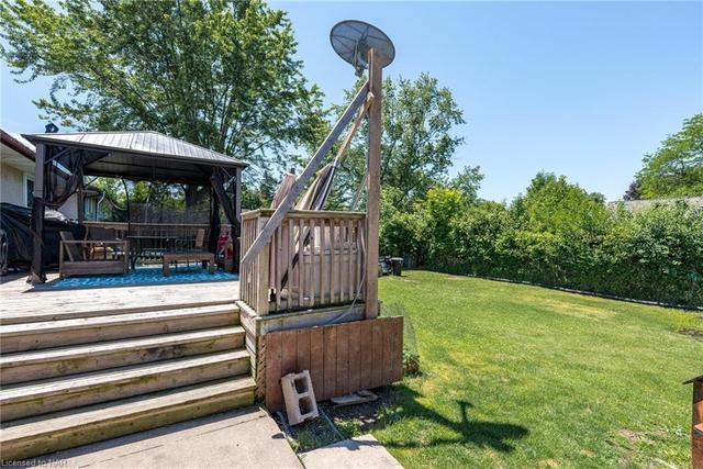100 Jacobson Avenue, House detached with 3 bedrooms, 1 bathrooms and null parking in St. Catharines ON | Image 7