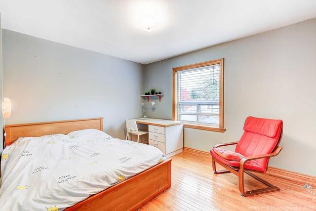 464 Milverton Blvd, House semidetached with 3 bedrooms, 2 bathrooms and 4 parking in Toronto ON | Image 3