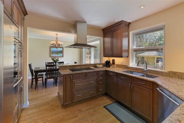 291 Upper Highland Cres, House detached with 4 bedrooms, 4 bathrooms and 4 parking in Toronto ON | Image 3