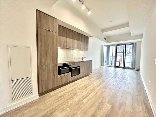 913 - 158 Front St E, Condo with 2 bedrooms, 1 bathrooms and 0 parking in Toronto ON | Card Image
