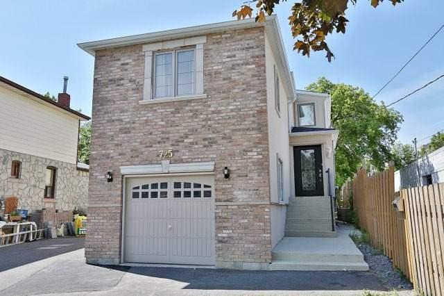 725 Third St, House detached with 4 bedrooms, 4 bathrooms and 6 parking in Mississauga ON | Image 1