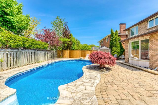 1511 Greenridge Circ, House detached with 4 bedrooms, 4 bathrooms and 4 parking in Oakville ON | Image 30