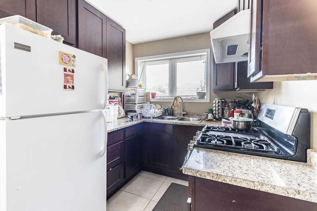 47 Lakeland Dr, House semidetached with 4 bedrooms, 3 bathrooms and 4 parking in Toronto ON | Image 21