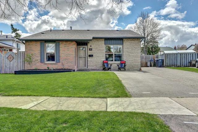 65 Reigate Ave, House detached with 3 bedrooms, 2 bathrooms and 4 parking in Brampton ON | Image 1