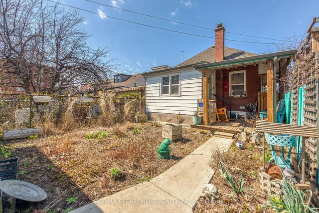 348 Victoria Ave N, House detached with 2 bedrooms, 2 bathrooms and 1 parking in Hamilton ON | Image 29
