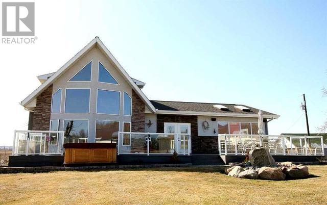 39525 Highway 766, Home with 4 bedrooms, 4 bathrooms and null parking in Lacombe County AB | Image 2
