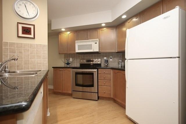 213 - 33 Cox Blvd, Condo with 2 bedrooms, 2 bathrooms and 1 parking in Markham ON | Image 4