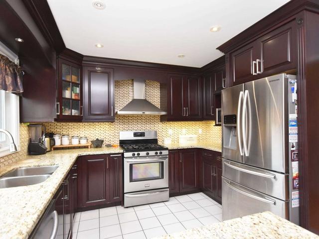 93 Flowertown Ave, House detached with 5 bedrooms, 4 bathrooms and 4 parking in Brampton ON | Image 40