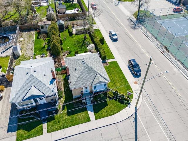 165 East 16th Street, House detached with 3 bedrooms, 1 bathrooms and 1 parking in Hamilton ON | Image 39