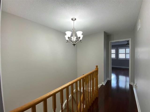 2424 Nichols Dr, House attached with 3 bedrooms, 4 bathrooms and 3 parking in Oakville ON | Image 4