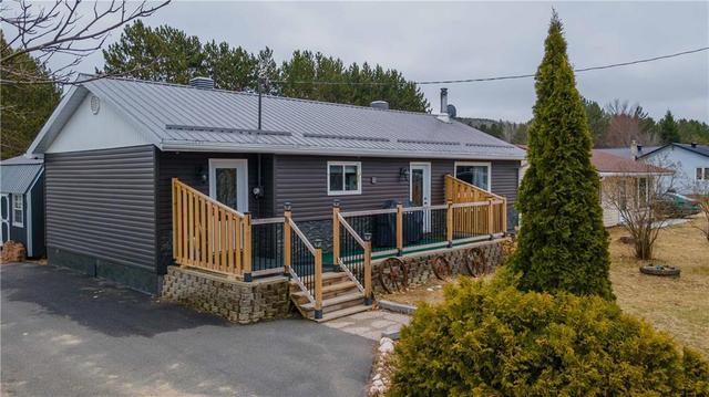 45 Lake Street, House detached with 3 bedrooms, 1 bathrooms and 6 parking in South Algonquin ON | Image 1
