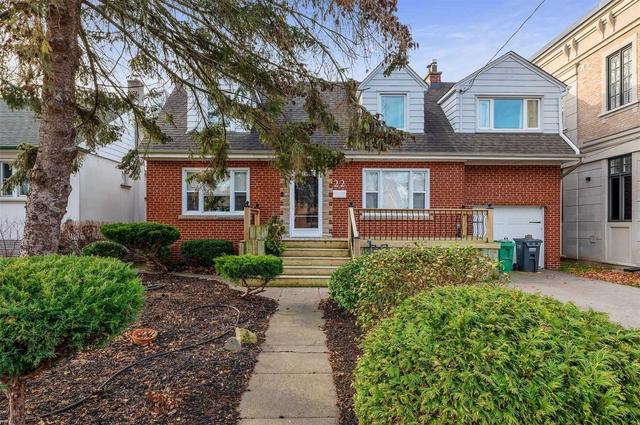 22 Elmwood Ave N, House detached with 3 bedrooms, 2 bathrooms and 3 parking in Mississauga ON | Image 1