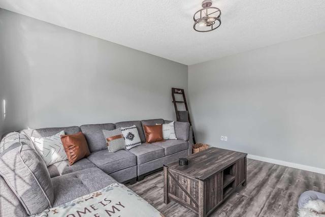 20 Woodside Circle Nw, House detached with 3 bedrooms, 2 bathrooms and 2 parking in Airdrie AB | Image 5