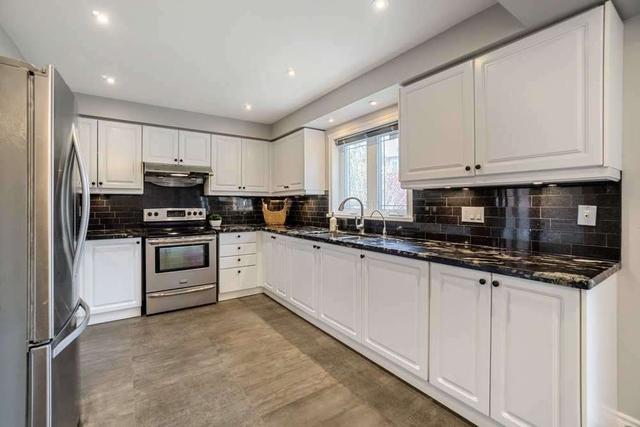 1084 Charminster Cres, House detached with 3 bedrooms, 3 bathrooms and 4 parking in Mississauga ON | Image 39