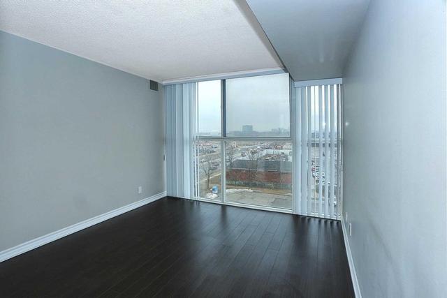 704 - 25 Trailwood Dr S, Condo with 2 bedrooms, 2 bathrooms and 1 parking in Mississauga ON | Image 9