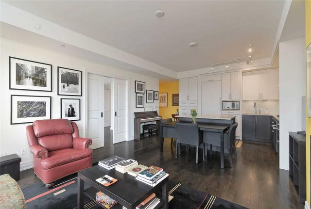 710 - 30 Old Mill Rd, Condo with 2 bedrooms, 2 bathrooms and 1 parking in Toronto ON | Image 5