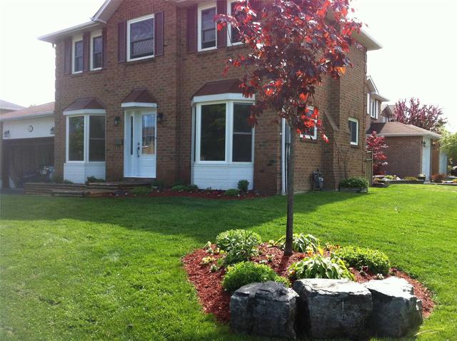 2 Flowers Cres, House detached with 3 bedrooms, 4 bathrooms and 4 parking in Ajax ON | Image 20
