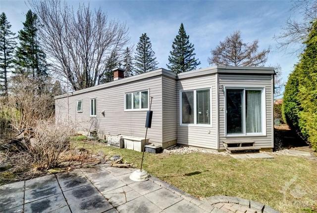 23 Banting Crescent, House detached with 3 bedrooms, 2 bathrooms and 4 parking in Ottawa ON | Image 30