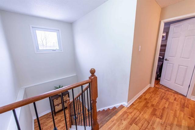 138 Kingswood Dr, House semidetached with 3 bedrooms, 3 bathrooms and 3 parking in Brampton ON | Image 22